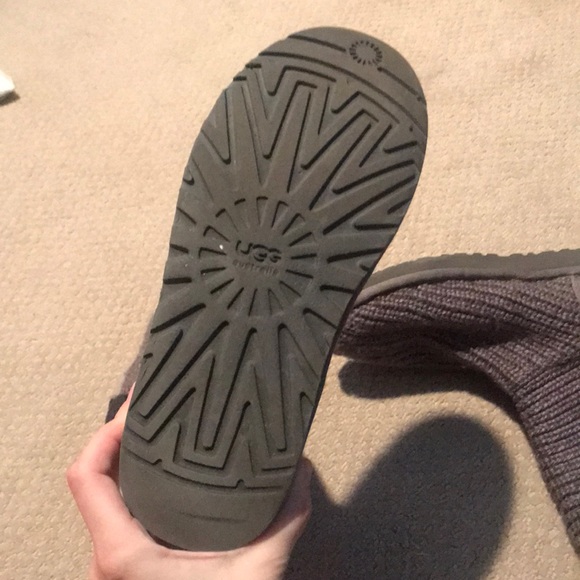 grey knit uggs - Picture 3 of 4